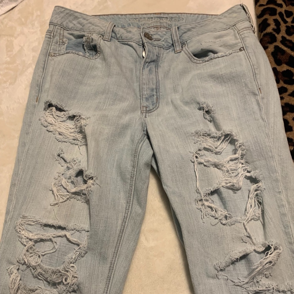 American Eagle ripped mom jeans